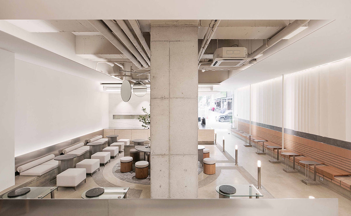 一家四季的自然风咖啡馆空间设计,一家四季的自然风咖啡馆SI设计,一家四季的自然风咖啡馆店面设计